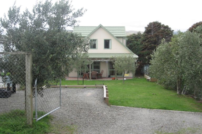 Photo of property in 22 Forest Lane, Raumati South, Paraparaumu, 5032