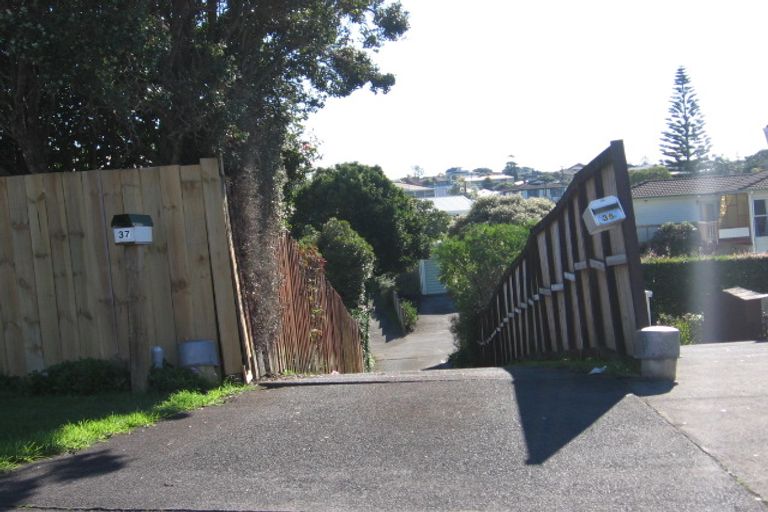 Photo of property in 37 Bodi Place, Te Atatu South, Auckland, 0610