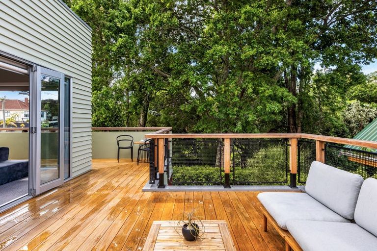 Photo of property in 71 Moa Road, Point Chevalier, Auckland, 1022