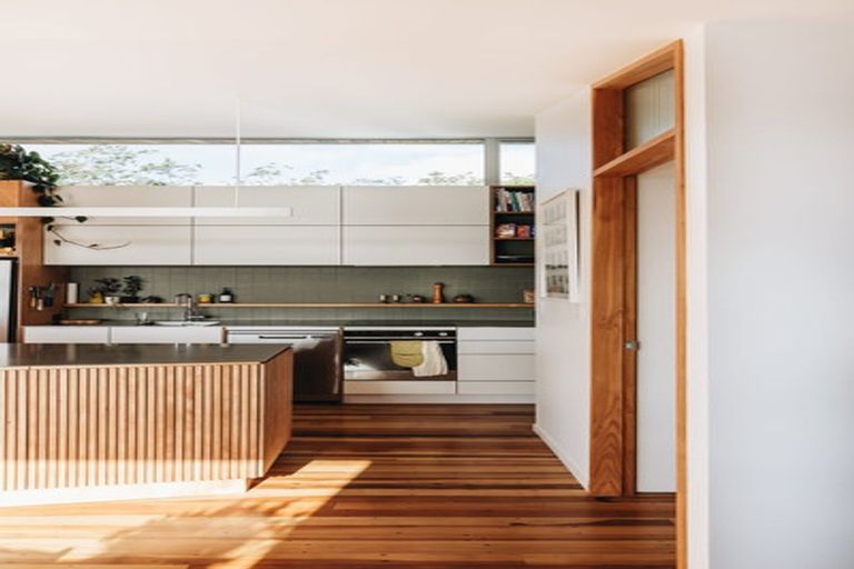 Photo of property in 98 Tannadyce Street, Strathmore Park, Wellington, 6022