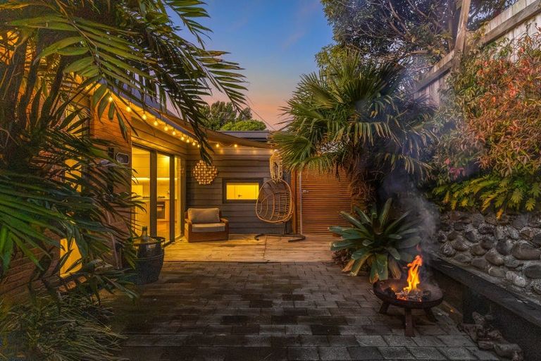 Photo of property in 19 Hillcrest Road, Raumati South, Paraparaumu, 5032