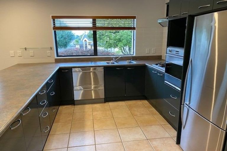 Photo of property in 3 Berkshire Terrace, Massey, Auckland, 0614