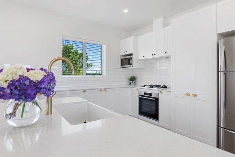 Photo of property in 43 Donnelly Street, Oakura, 4314