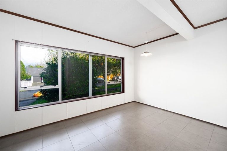 Photo of property in 19 Blundell Place, Chatswood, Auckland, 0626