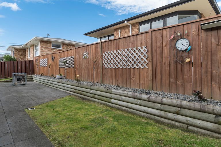 Photo of property in 22 Lynwood Place, Brookfield, Tauranga, 3110
