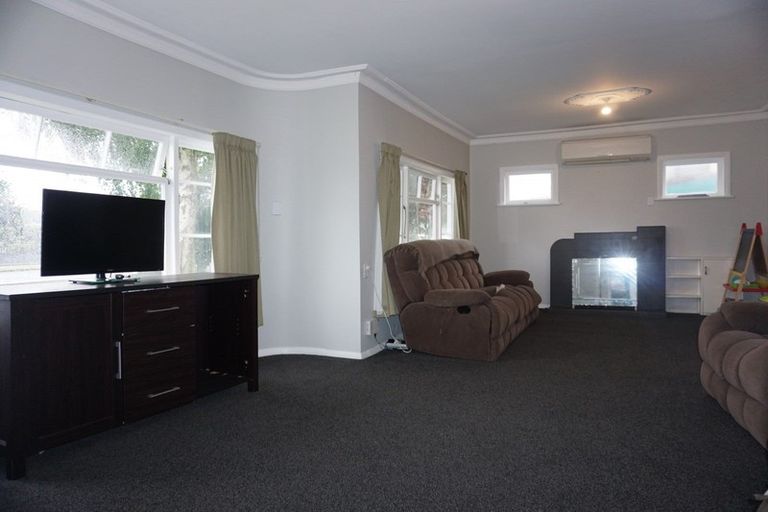 Photo of property in 15 Hannan Street, Levin, 5510