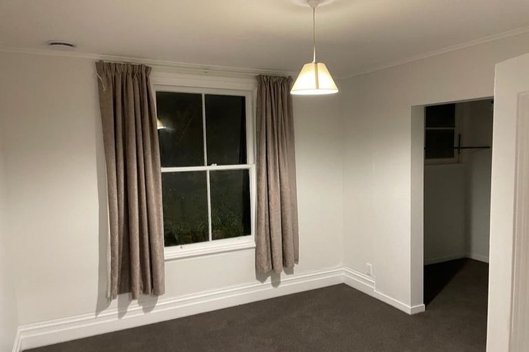 Photo of property in 34 Grove Road, Kelburn, Wellington, 6012