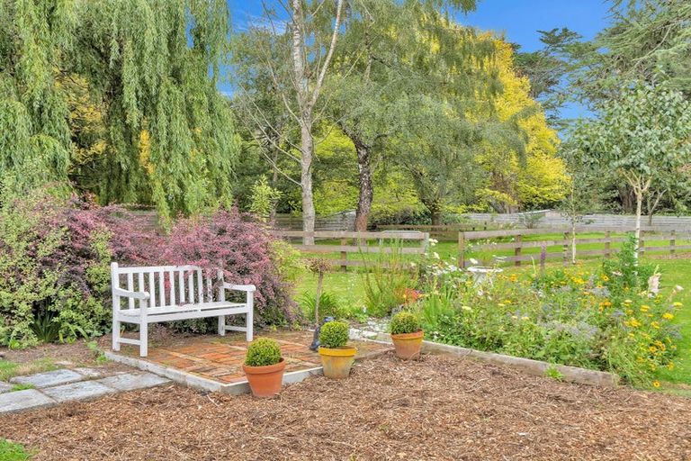 Photo of property in 237 High Street, Oxford, 7430