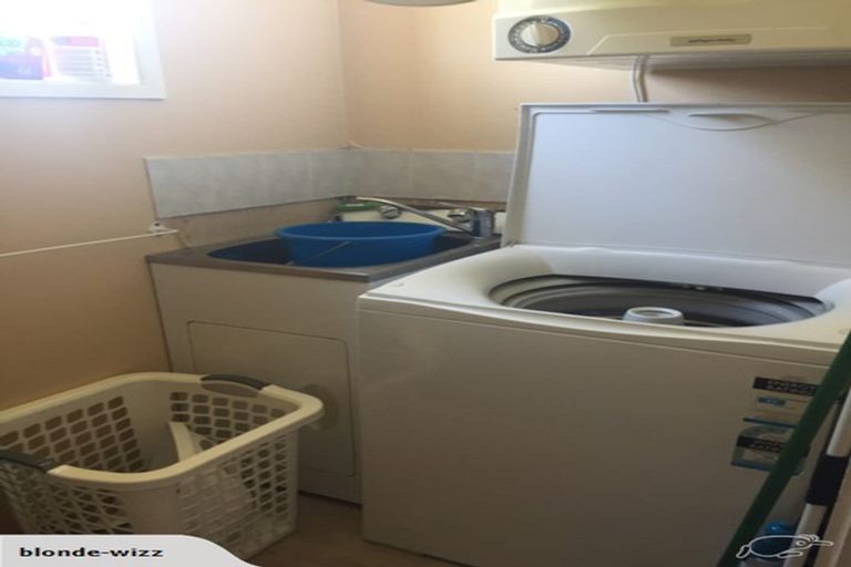 Photo of property in 9 Denarius Lane, Glendene, Auckland, 0602