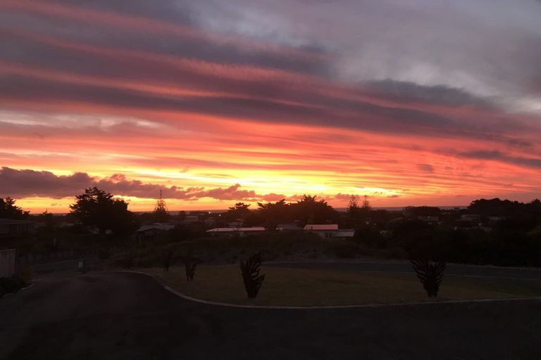 Photo of property in 31-33 Taonui Street, Waitarere Beach, Levin, 5510