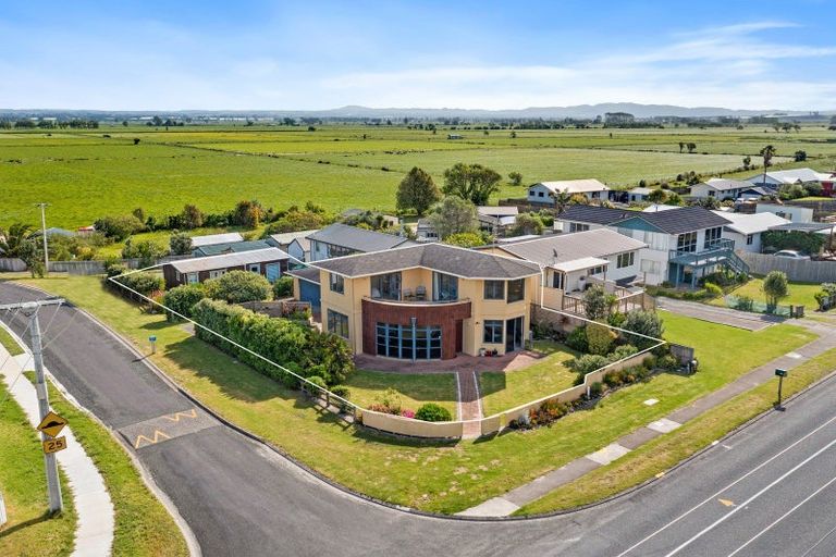 Photo of property in 20 Pukehina Parade, Pukehina, Te Puke, 3189