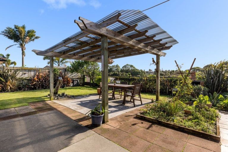 Photo of property in 34 Carrington Drive, Papamoa Beach, Papamoa, 3118