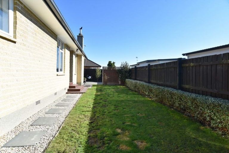 Photo of property in 735 Main North Road, Belfast, Christchurch, 8051