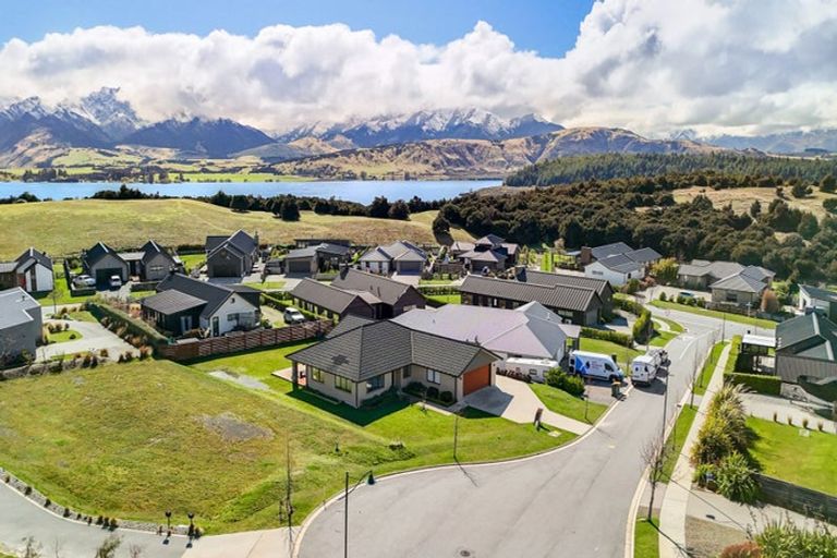 Photo of property in 6 Avalanche Place, Wanaka, 9305