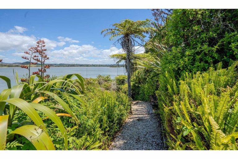 Photo of property in 54 Rangitane Loop Road, Kerikeri, 0294