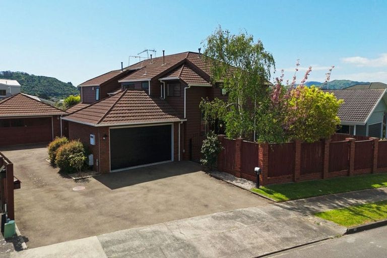 Photo of property in 2/42 Spyglass Lane, Whitby, Porirua, 5024