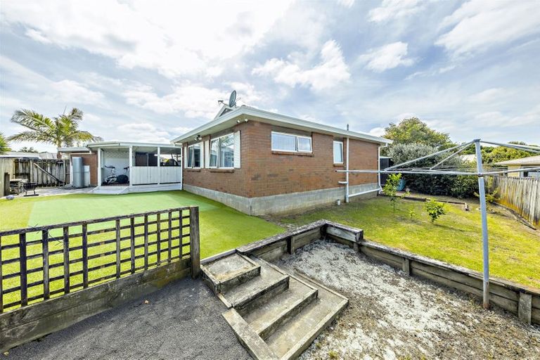 Photo of property in 14 Tonson Place, Weymouth, Auckland, 2103