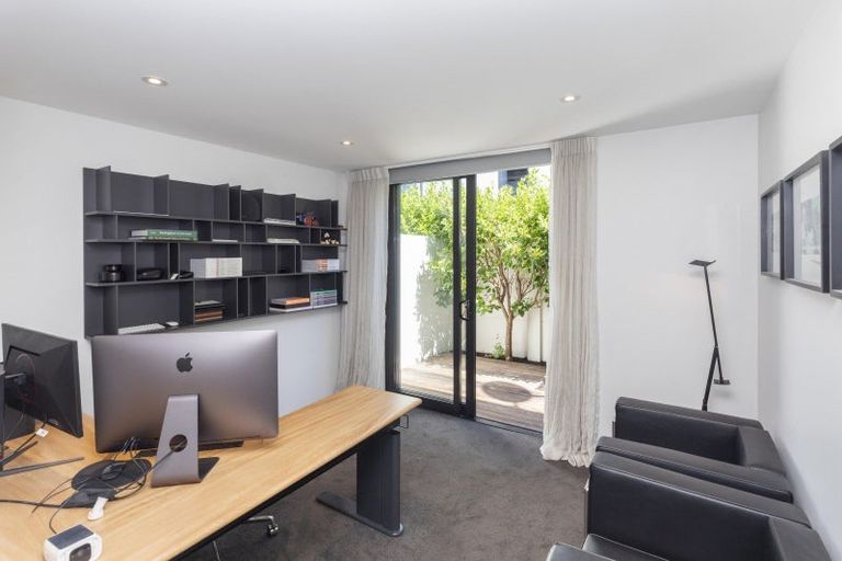 Photo of property in 26a Peterborough Street, Christchurch Central, Christchurch, 8013