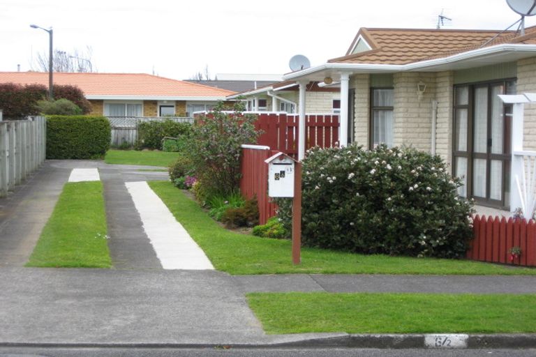 Photo of property in 2/6 Turakina Street, Merrilands, New Plymouth, 4312