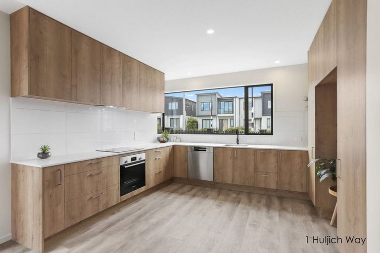 Photo of property in 5 Huljich Way, Hobsonville, Auckland, 0616