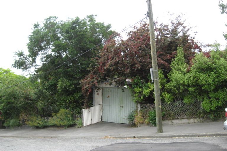 Photo of property in 47 Voelas Road, Lyttelton, 8082