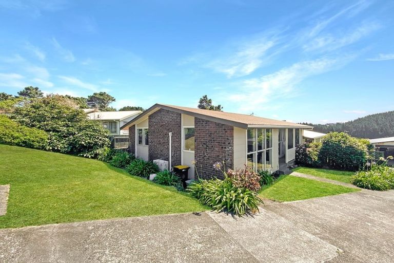 Photo of property in 61 Cunliffe Street, Churton Park, Wellington, 6037