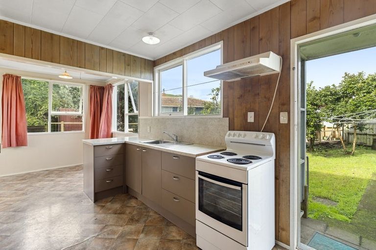 Photo of property in 6 Dalry Place, Mangere Bridge, Auckland, 2022