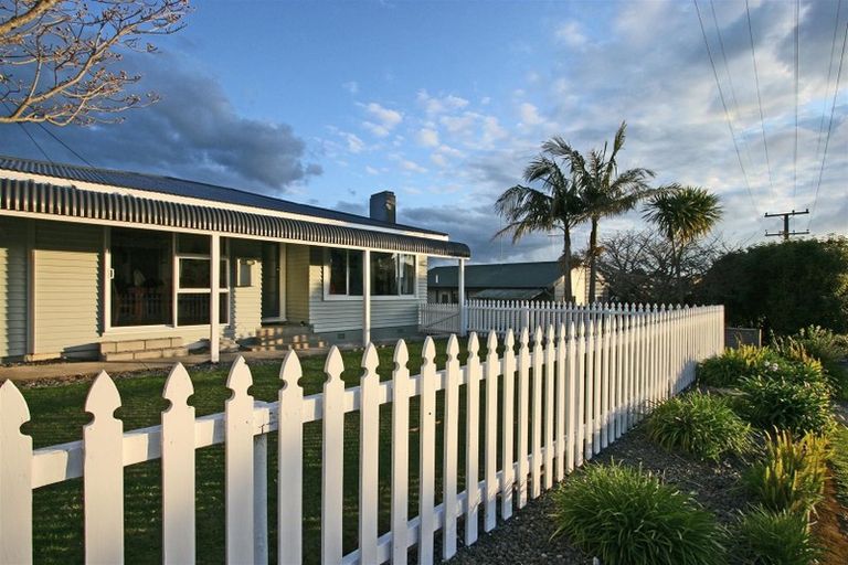 Photo of property in 115 Harbour View Road, Omokoroa, 3114
