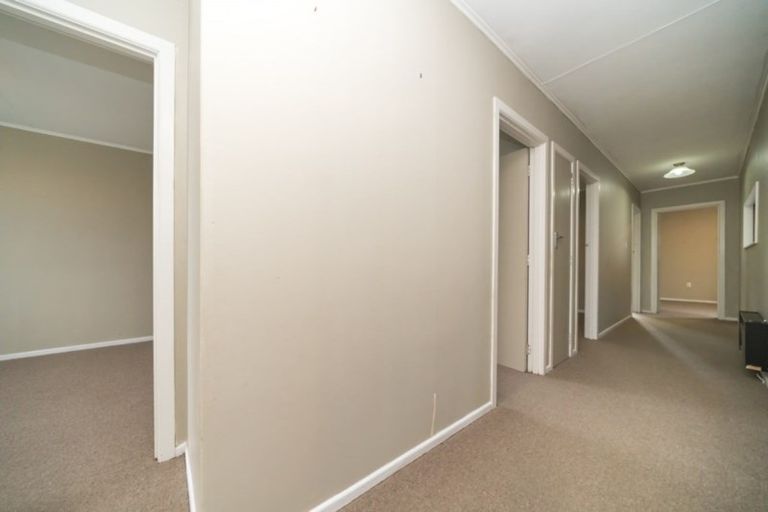 Photo of property in 57 Tararua Terrace, Cloverlea, Palmerston North, 4412