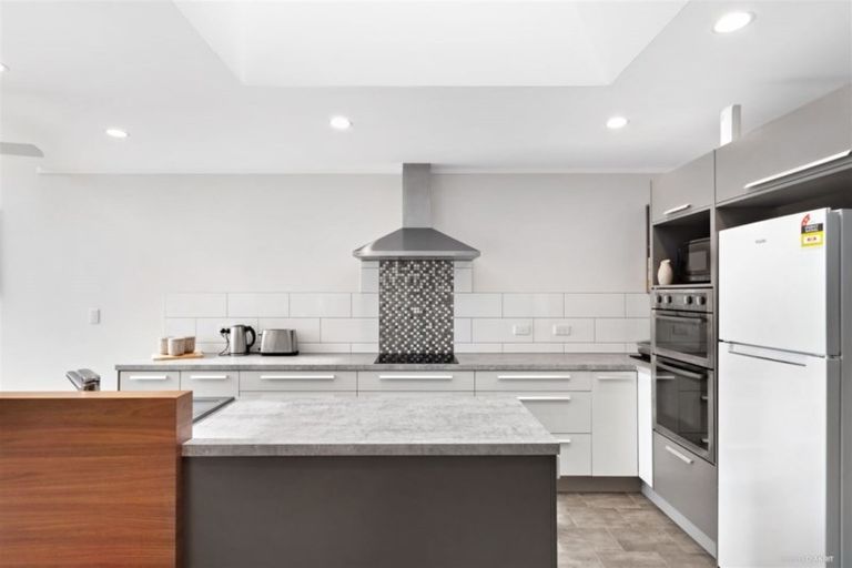 Photo of property in 3a Routly Avenue, Pukekohe, 2120