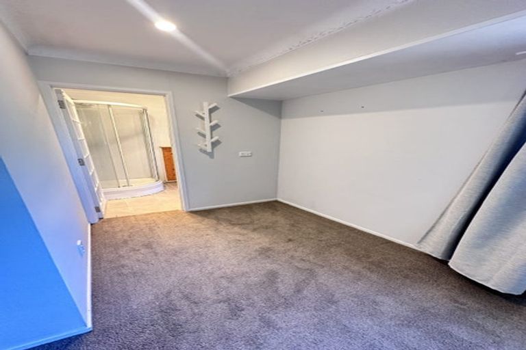 Photo of property in 5 Glenmore Road, Sunnyhills, Auckland, 2010