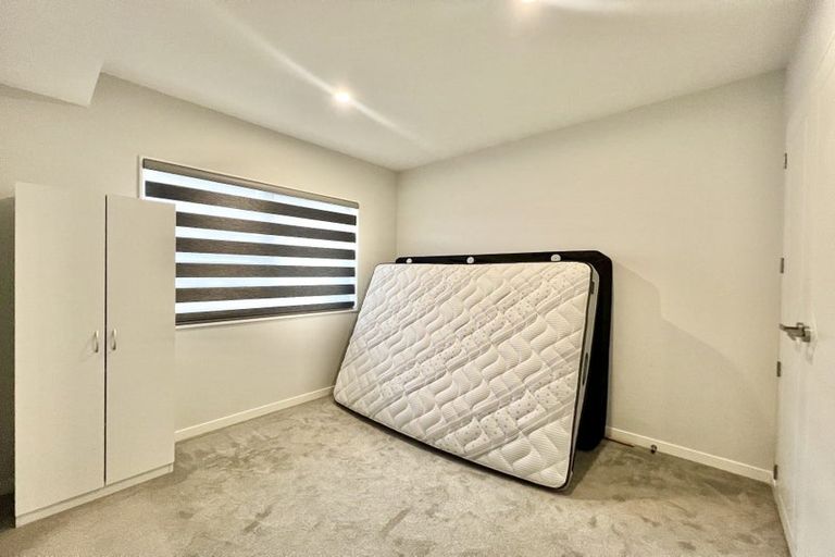 Photo of property in 16 Lumber Rise, Swanson, Auckland, 0614