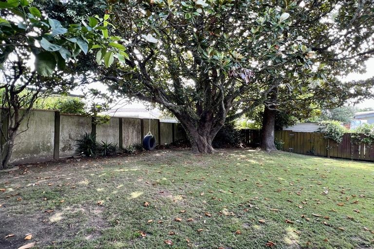 Photo of property in 19 Cascades Road, Pakuranga Heights, Auckland, 2010