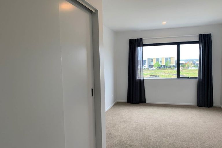 Photo of property in 35 Peihana Road, Hobsonville, Auckland, 0616