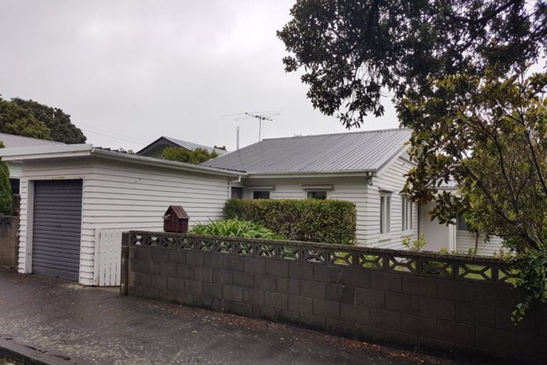 Photo of property in 34 Oroua Street, Eastbourne, Lower Hutt, 5013