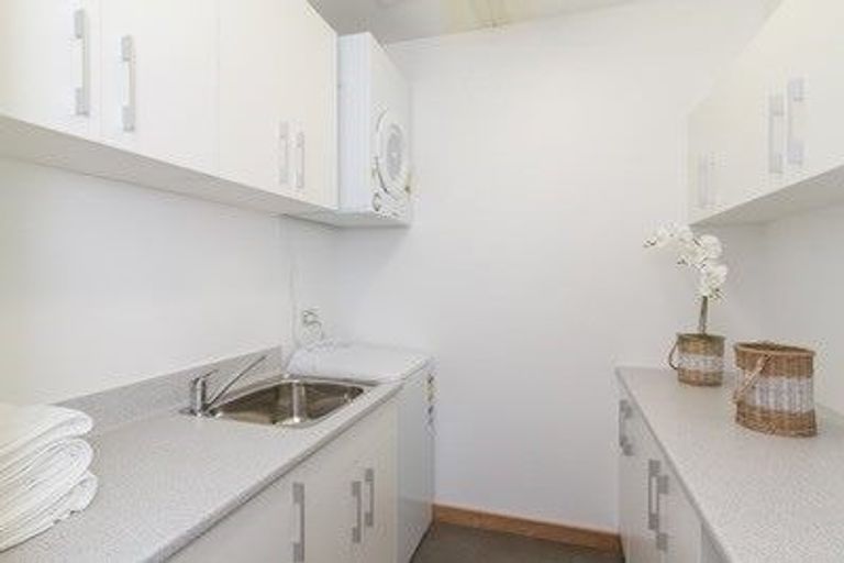 Photo of property in Urbis Apartments, 7/5 Raroa Road, Hutt Central, Lower Hutt, 5010