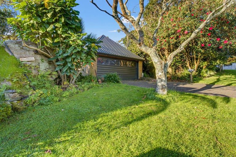 Photo of property in 17 Aquarius Drive, Kawaha Point, Rotorua, 3010