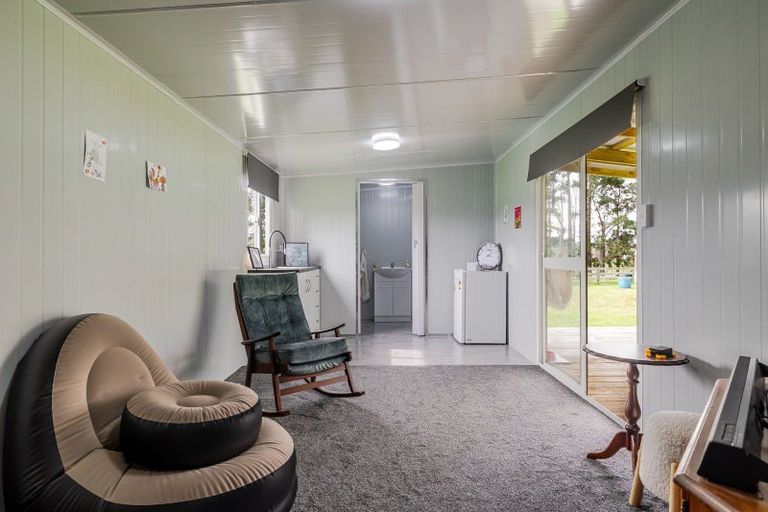 Photo of property in 1074 Tennent Drive, Linton, Palmerston North, 4472