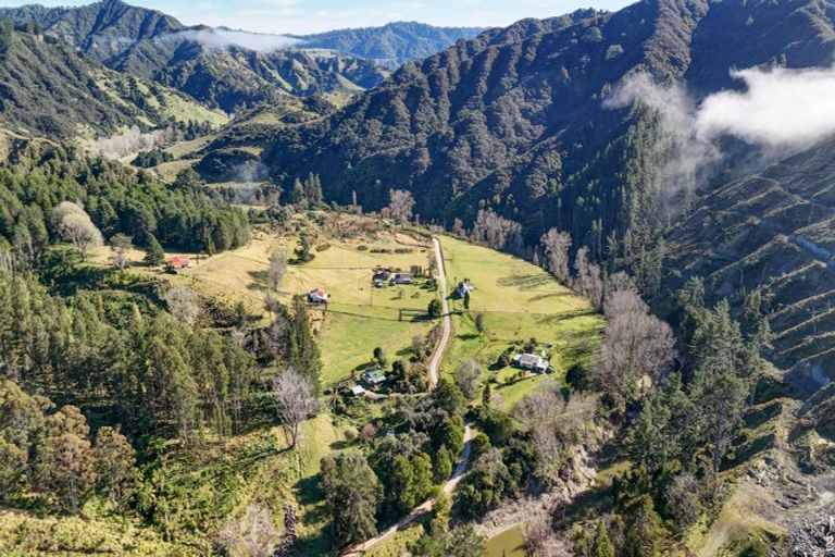 Photo of property in 217 Taumatatahi Road, Ngamatapouri, Wanganui, 4588