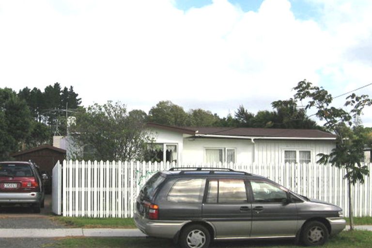 Photo of property in 1/4 Robertson Road, Ranui, Auckland, 0612