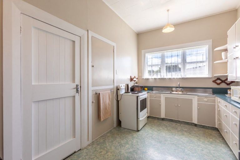 Photo of property in 15 Albert Street, Dannevirke, 4930