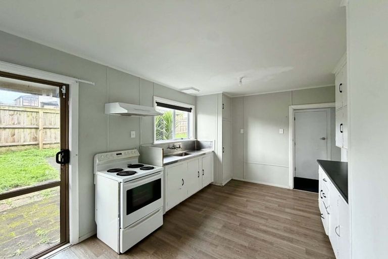 Photo of property in 20 Cook Street, Marfell, New Plymouth, 4310
