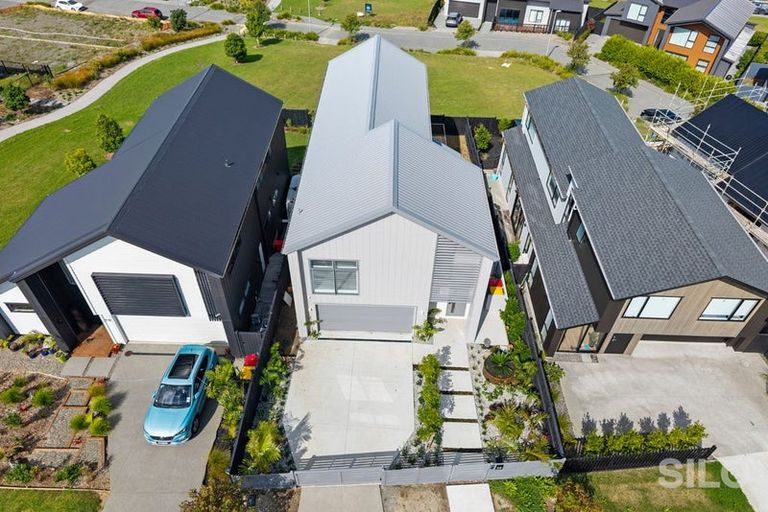 Photo of property in 35 Kikorangi Drive, Wainui, 0992