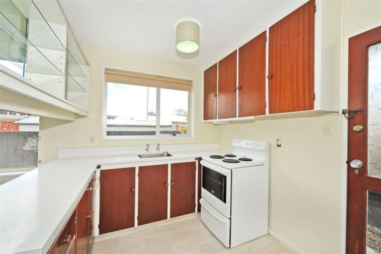 Photo of property in 2/6 Bowman Place, Sockburn, Christchurch, 8042