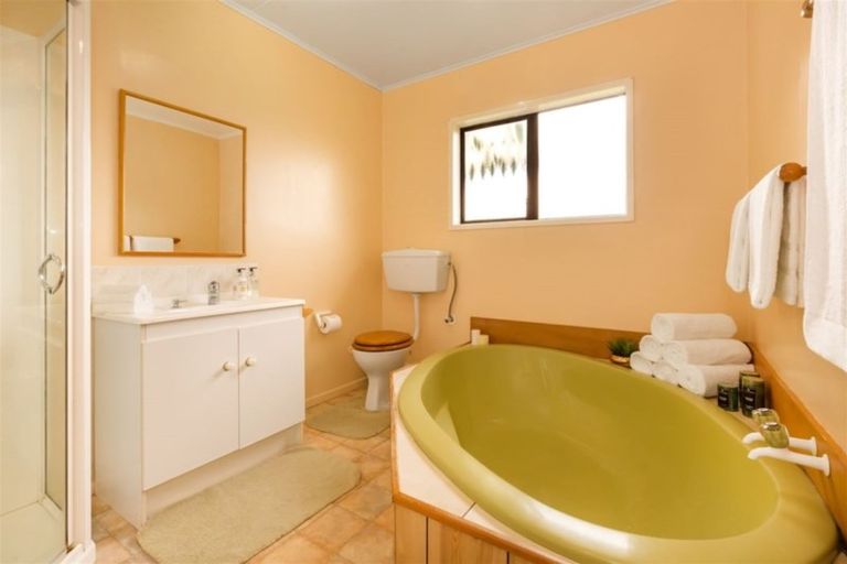 Photo of property in 32 Koromiko Street, Otaki Beach, Otaki, 5512