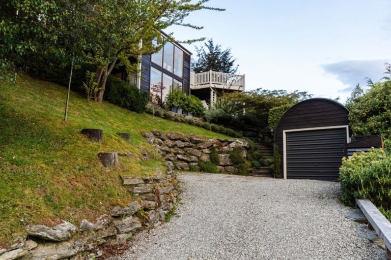 Photo of property in 18 Mckerrow Place, Sunshine Bay, Queenstown, 9300