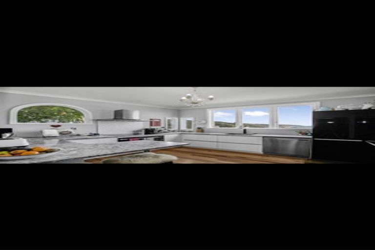 Photo of property in 58 Ferry Road, Days Bay, Lower Hutt, 5013