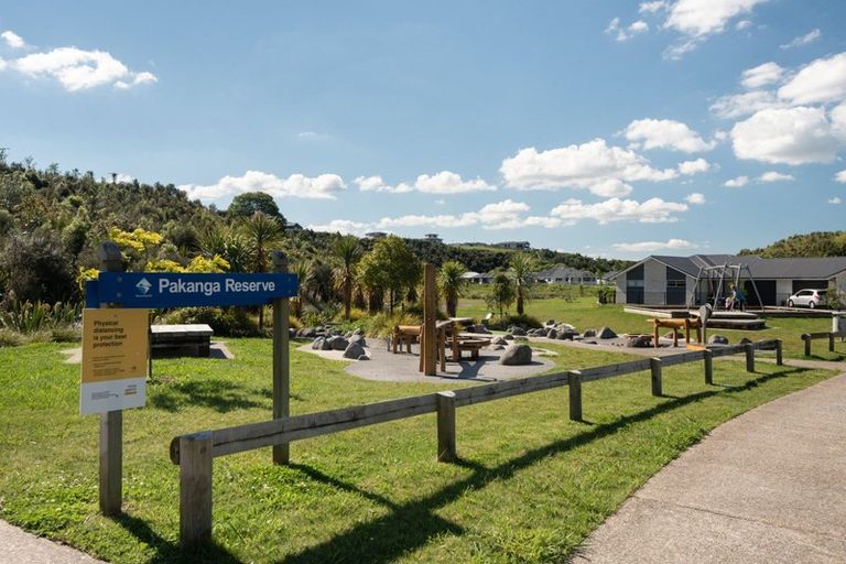 Photo of property in 35 Pakanga Grove, Pyes Pa, Tauranga, 3112