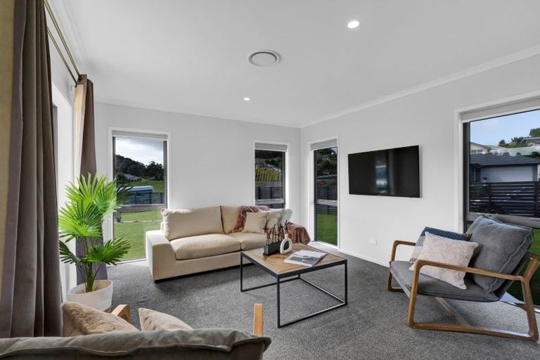 Photo of property in 23 Garrett Drive, Whalers Gate, New Plymouth, 4310