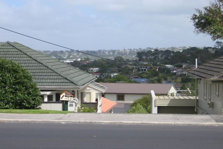 Photo of property in 2/192 East Coast Road, Forrest Hill, Auckland, 0620